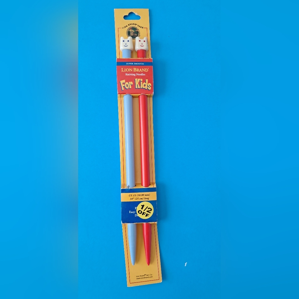 Vintage Lion Brand Knitting Needles for Kids, 10" US 15, Red & Blue - Picture 2 of 7